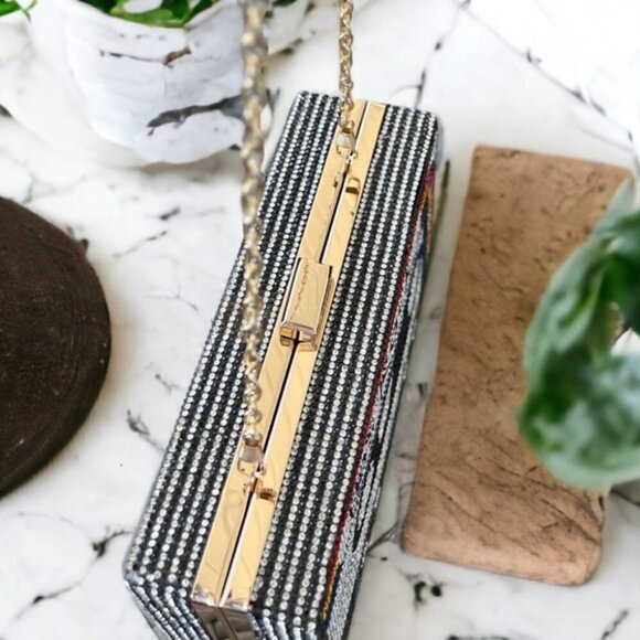 Women's NWOT Retro Radio Shape Crossbody Shoulder Chain Bag Rhinestone Metal - Picture 6 of 14